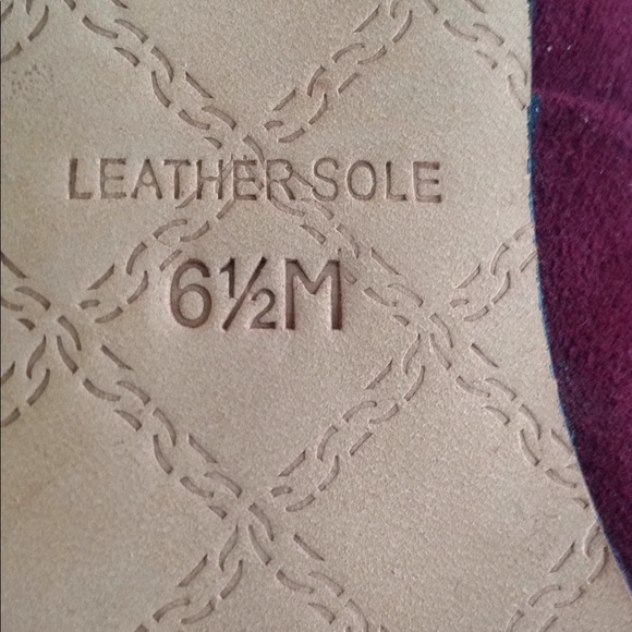 L.A.M.B. burgundy pumps - Picture 3 of 3